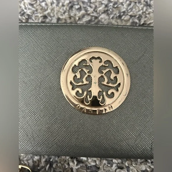 5/$25 Dasein silver/gray wallet with wristlet 7.5”x4” - Picture 2 of 6